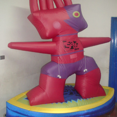 Muñeco rojo